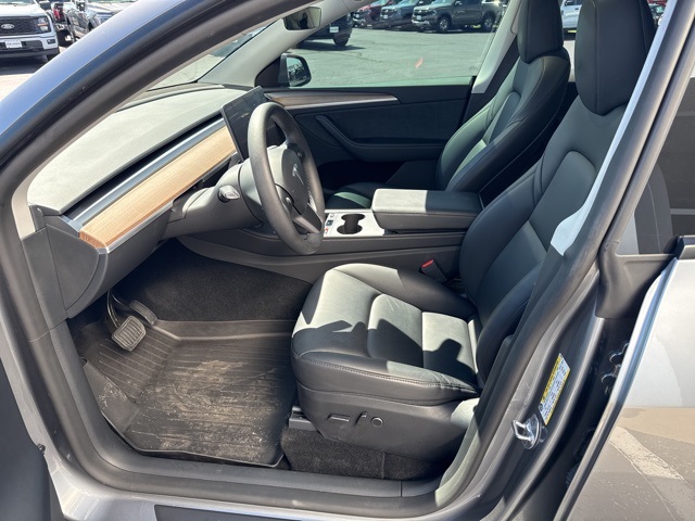 2024 Tesla Model Y Long Range photo 11
