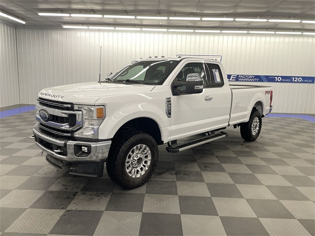 2022 Ford F-350 Super Duty XLT's photo
