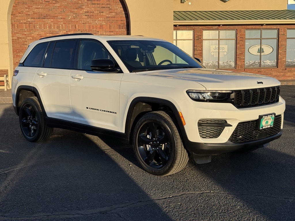 2025 Jeep Grand Cherokee Altitude's photo