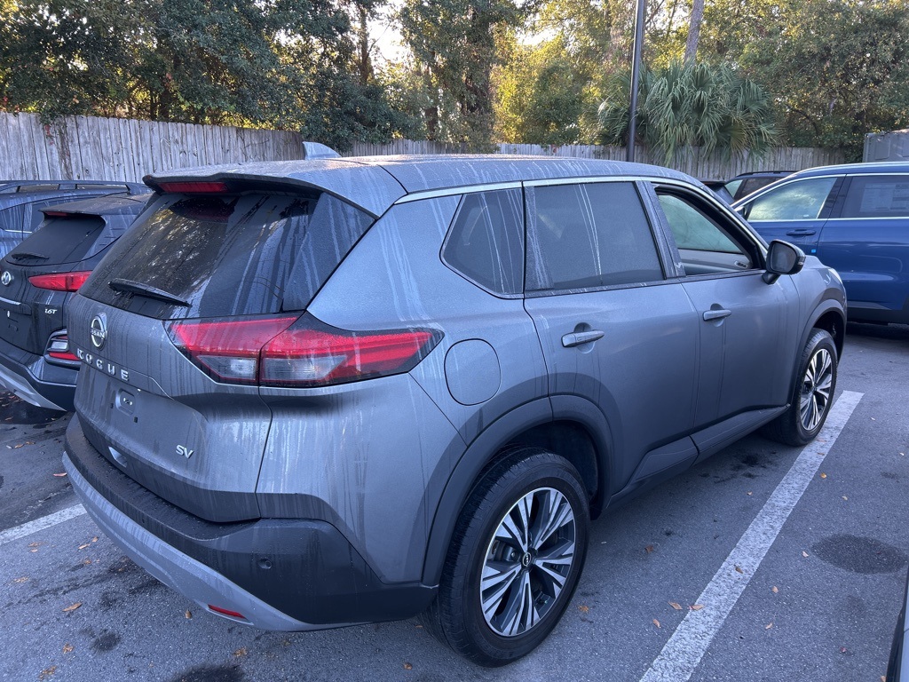2022 Nissan Rogue SV photo 4