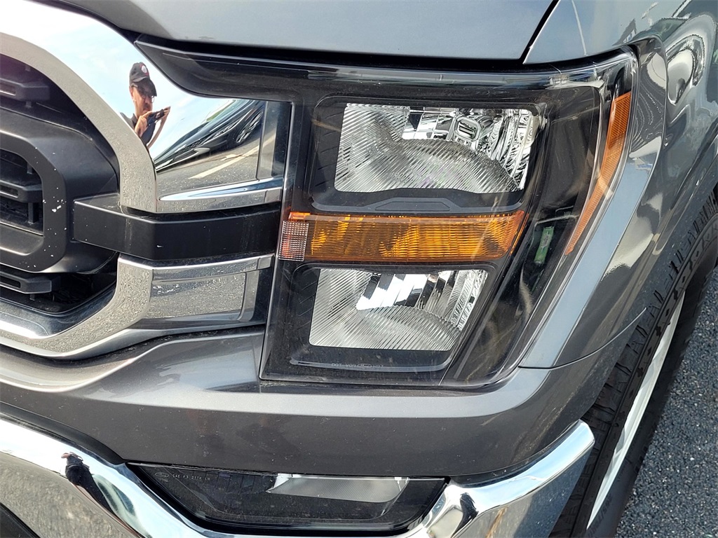 2023 Ford F-150 XLT photo 11