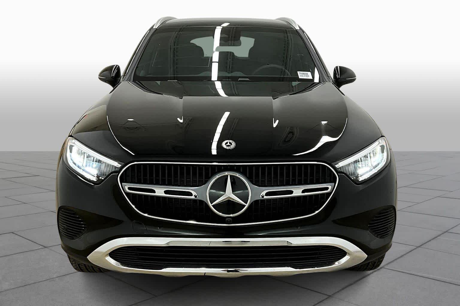 2026 Mercedes Benz GLC 300 photo 3