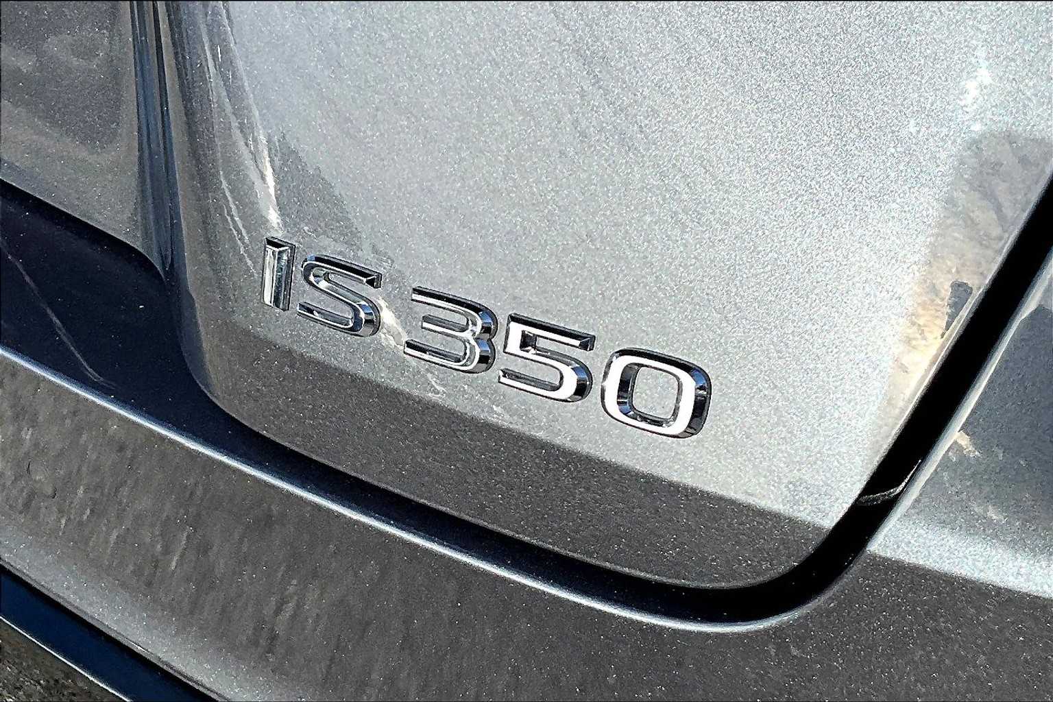2023 Lexus IS F SPORT photo 9