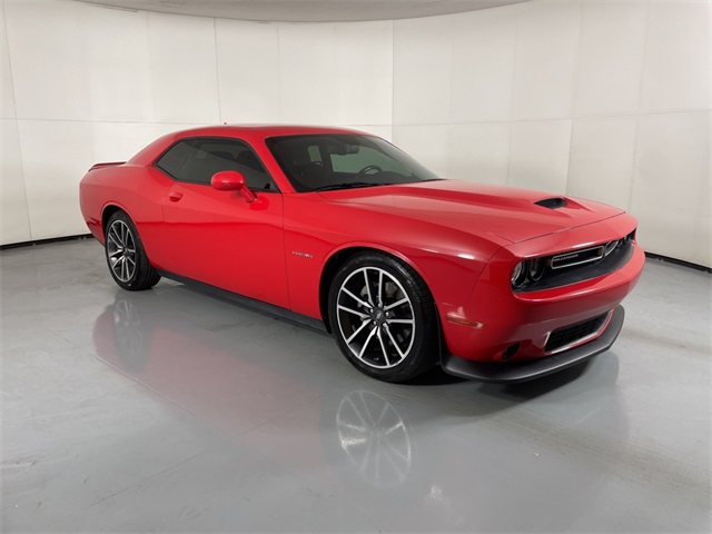 2022 Dodge Challenger R/T Plus photo 2