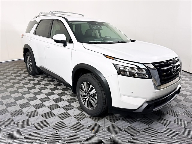 2025 Nissan Pathfinder SL's photo
