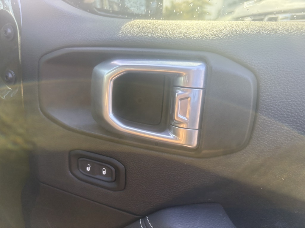 2021 Jeep Wrangler Unlimited Sahara 4xe photo 18