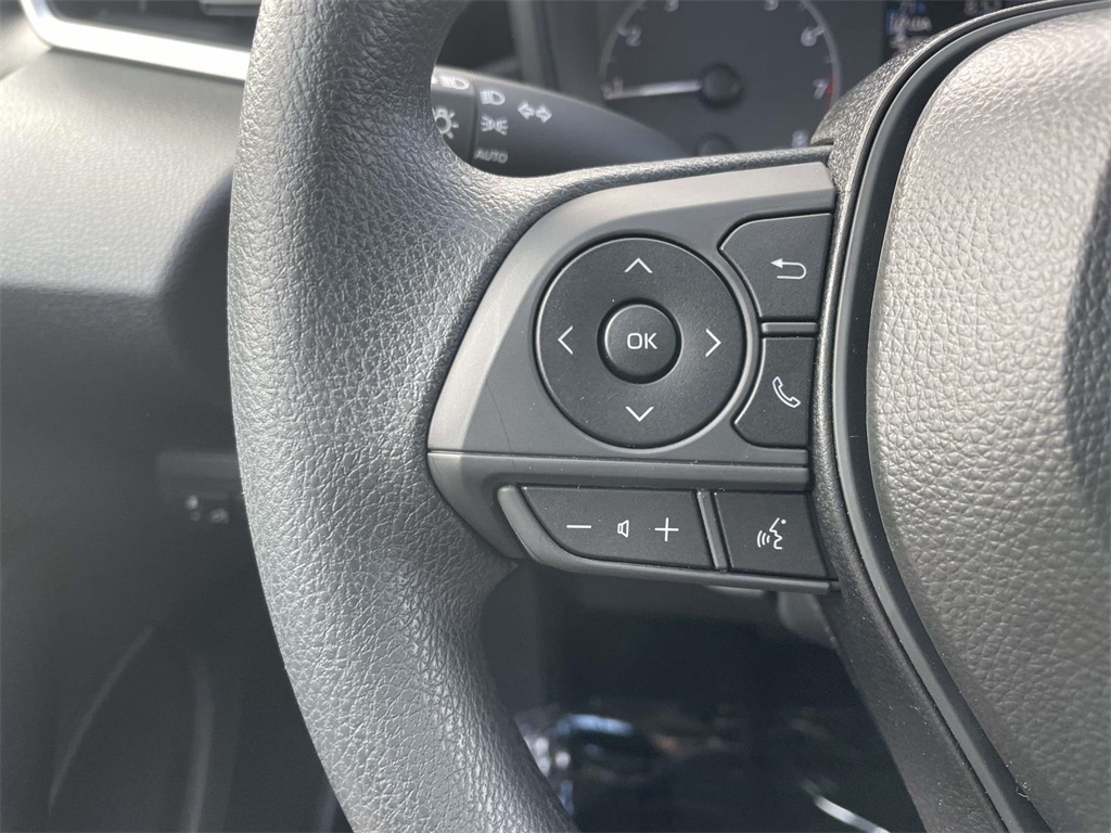 2025 Toyota Corolla LE photo 21