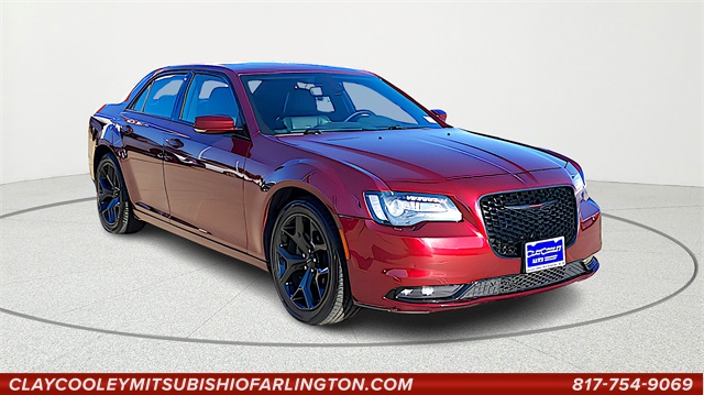 2023 Chrysler 300 S's photo