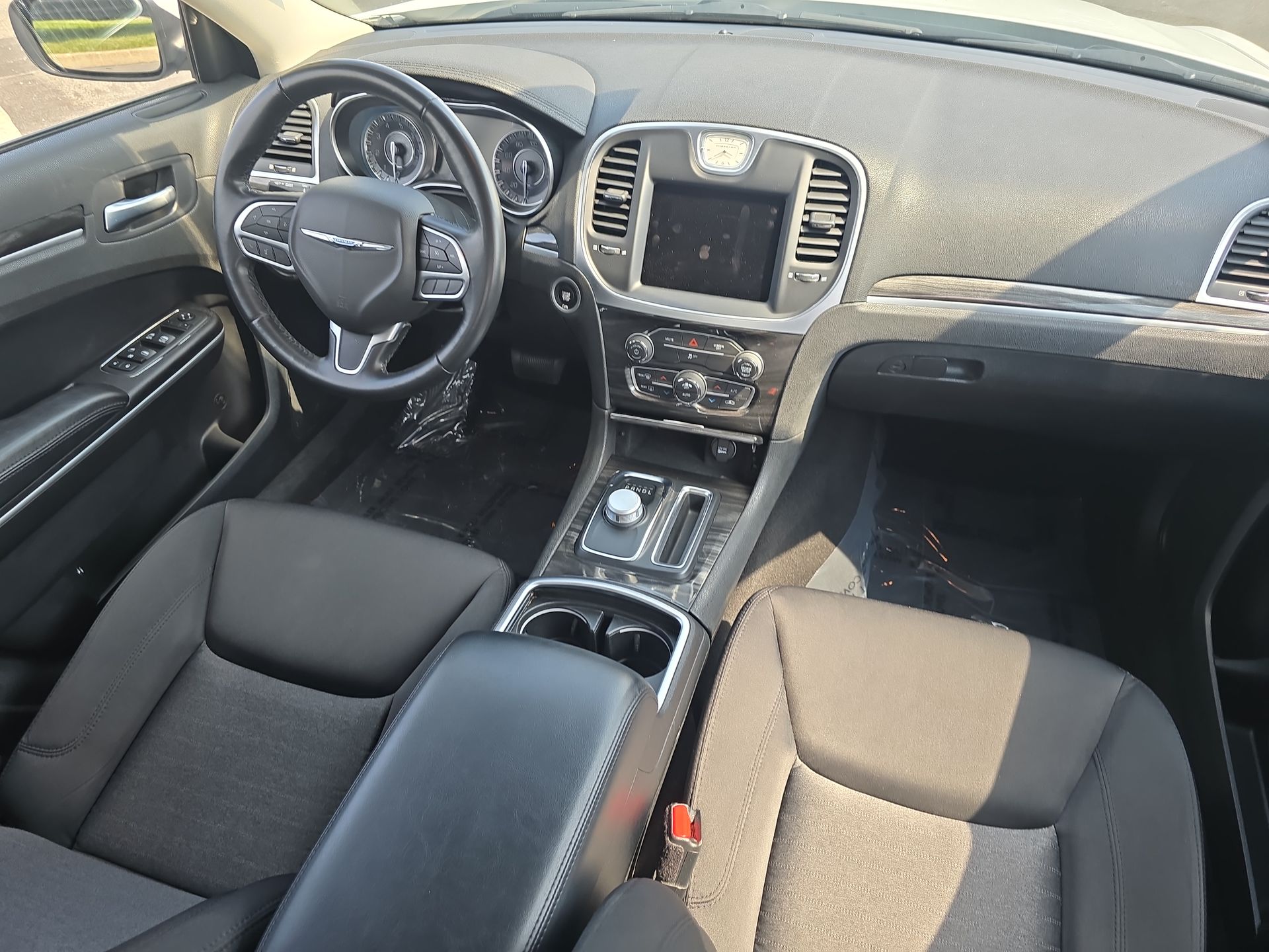 2022 Chrysler 300 Touring photo 61