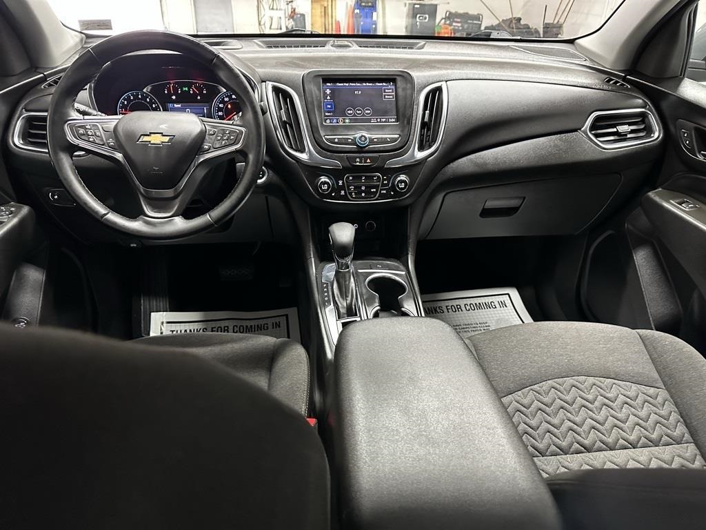 2024 Chevrolet Equinox LT photo 2