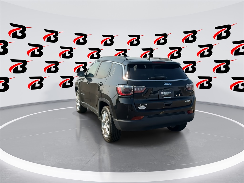 2022 Jeep Compass Latitude Lux photo 5
