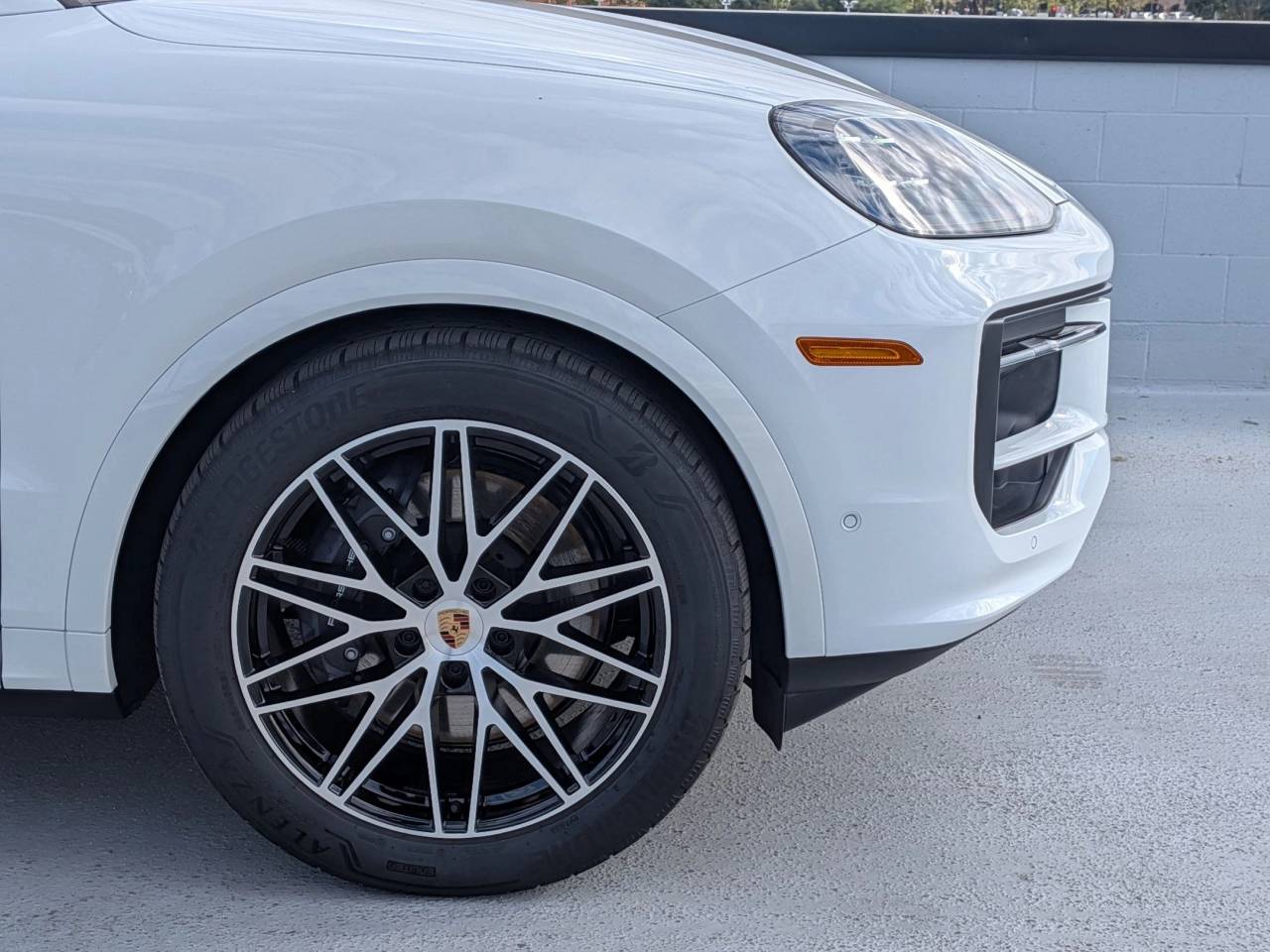 2025 Porsche Cayenne Coupe Base photo 11