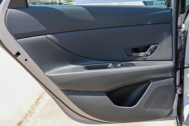 New 2025 Gray Hyundai SEL Sport image 8