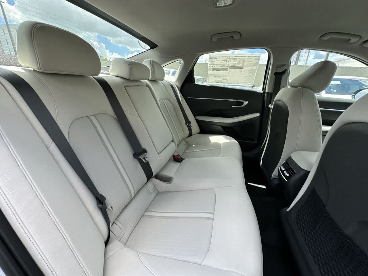 2025 Hyundai Sonata Hybrid SEL photo 22