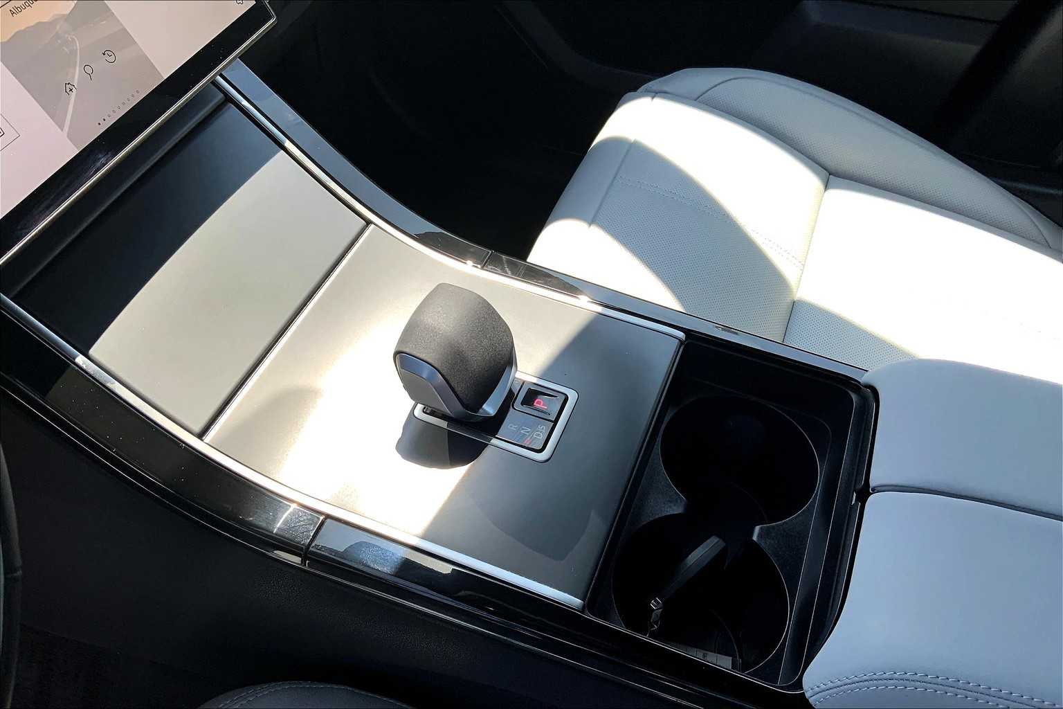 2026 Land Rover Range Rover Velar Velar S photo 7