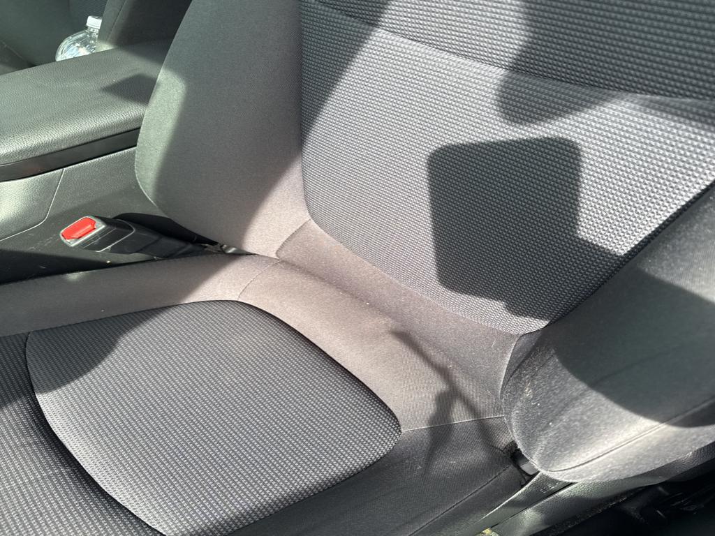 2022 Toyota RAV4 Hybrid LE photo 4