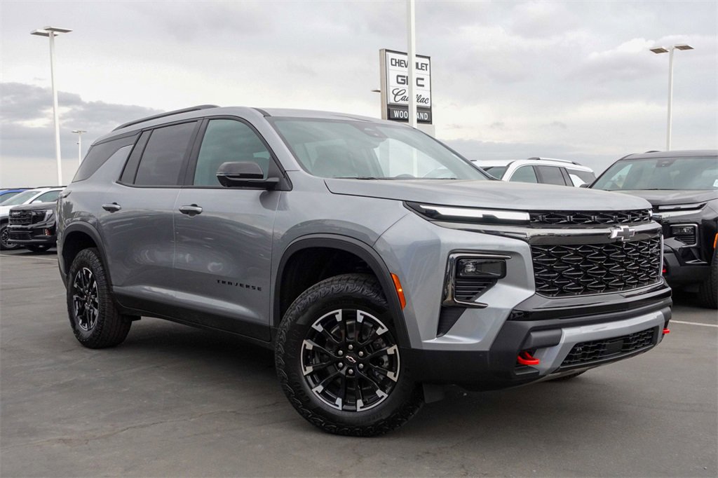 2026 Chevrolet Traverse Z71 photo 2