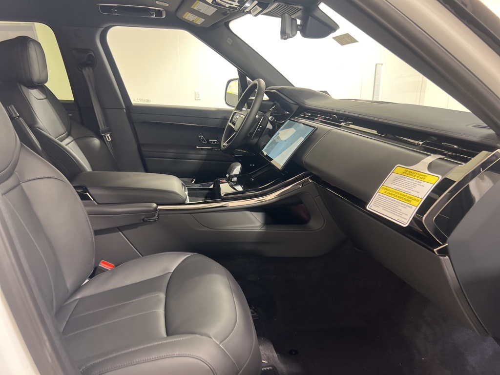 2025 Land Rover Range Rover Sport SE photo 23