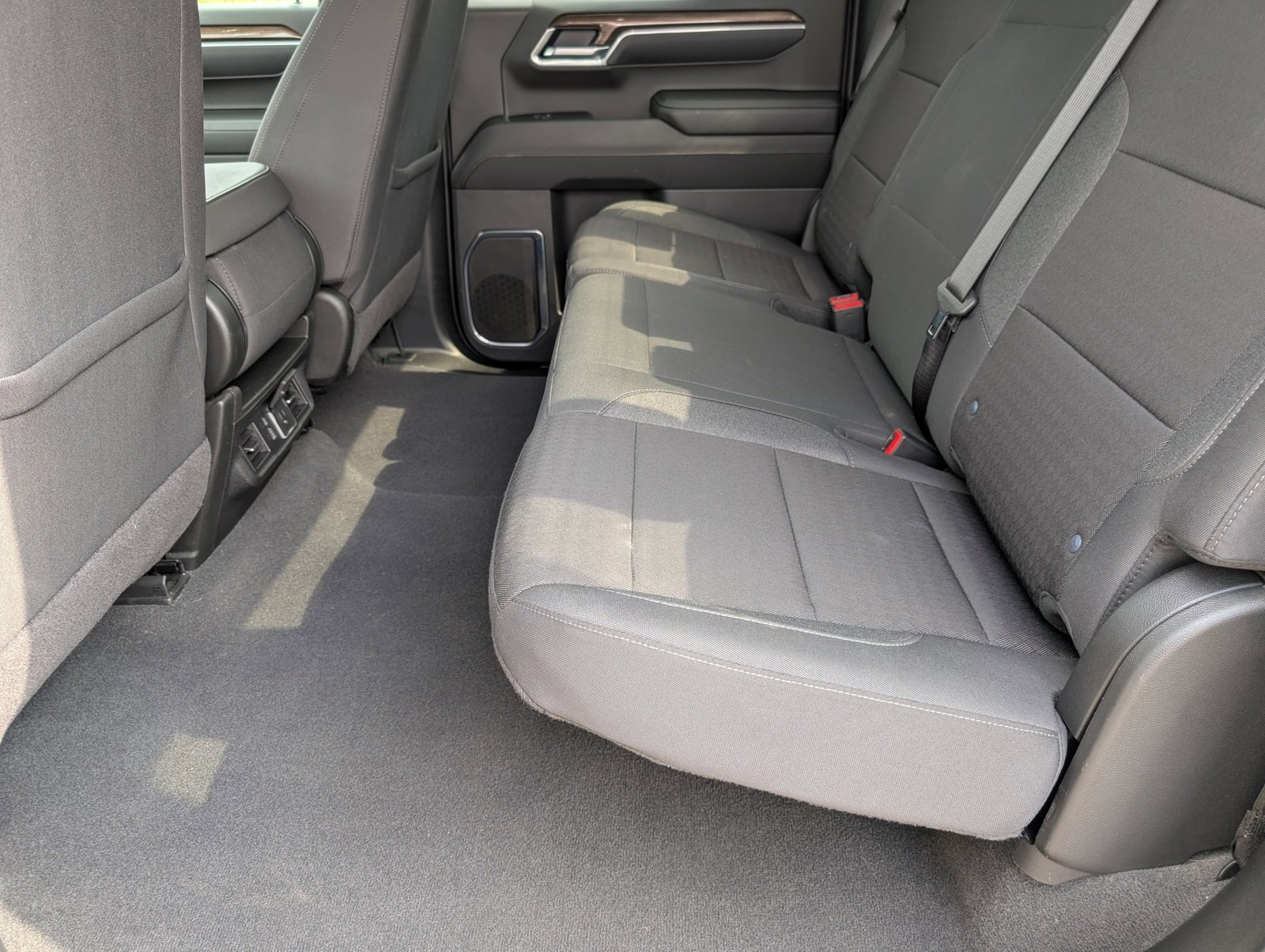 2025 Chevrolet Silverado 1500 LT photo 6