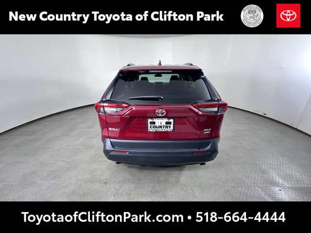 2023 Toyota RAV4 XLE photo 4