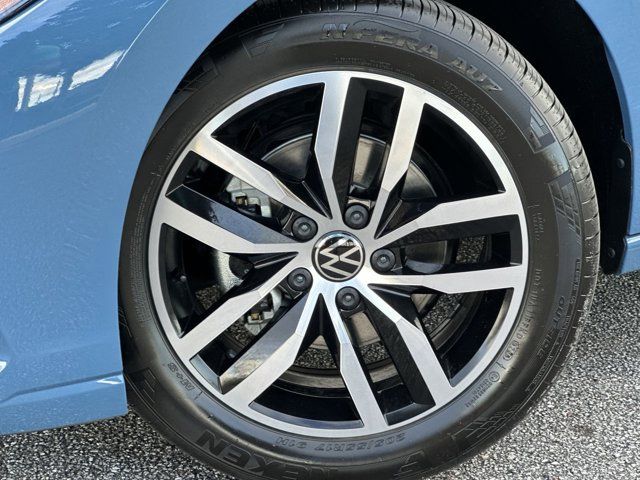 2025 Volkswagen Jetta 1.5T SE photo 2