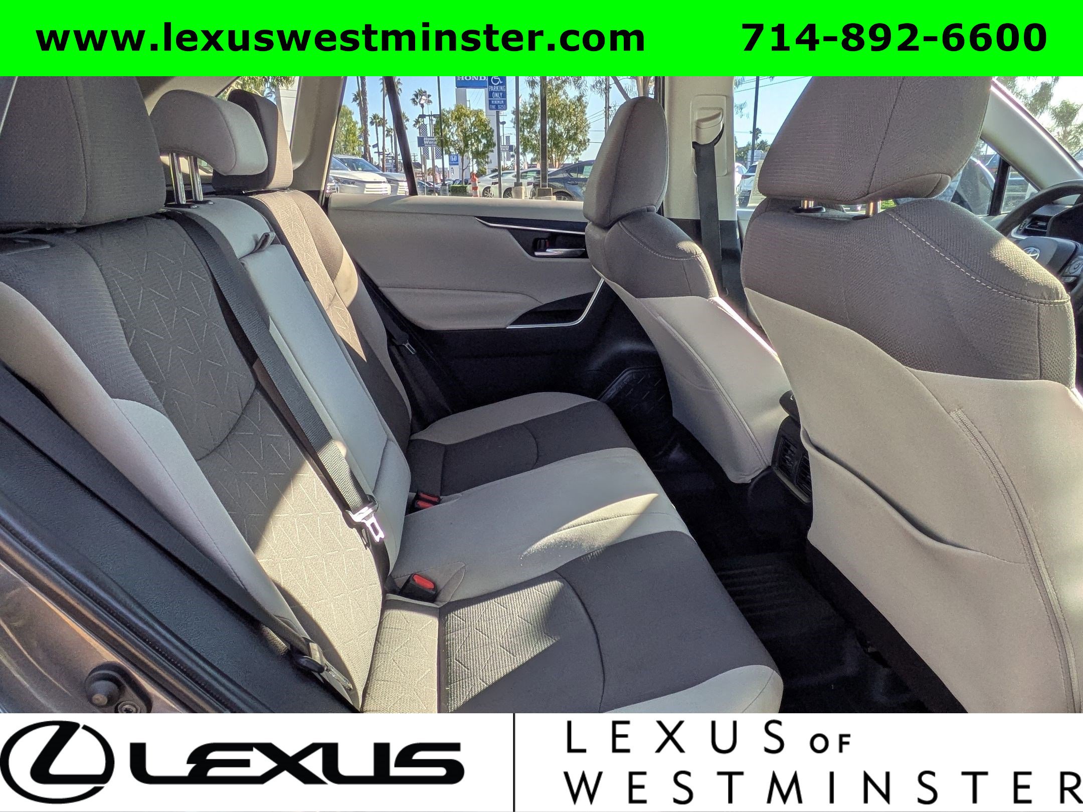 2019 Toyota RAV4 Hybrid XLE photo 4