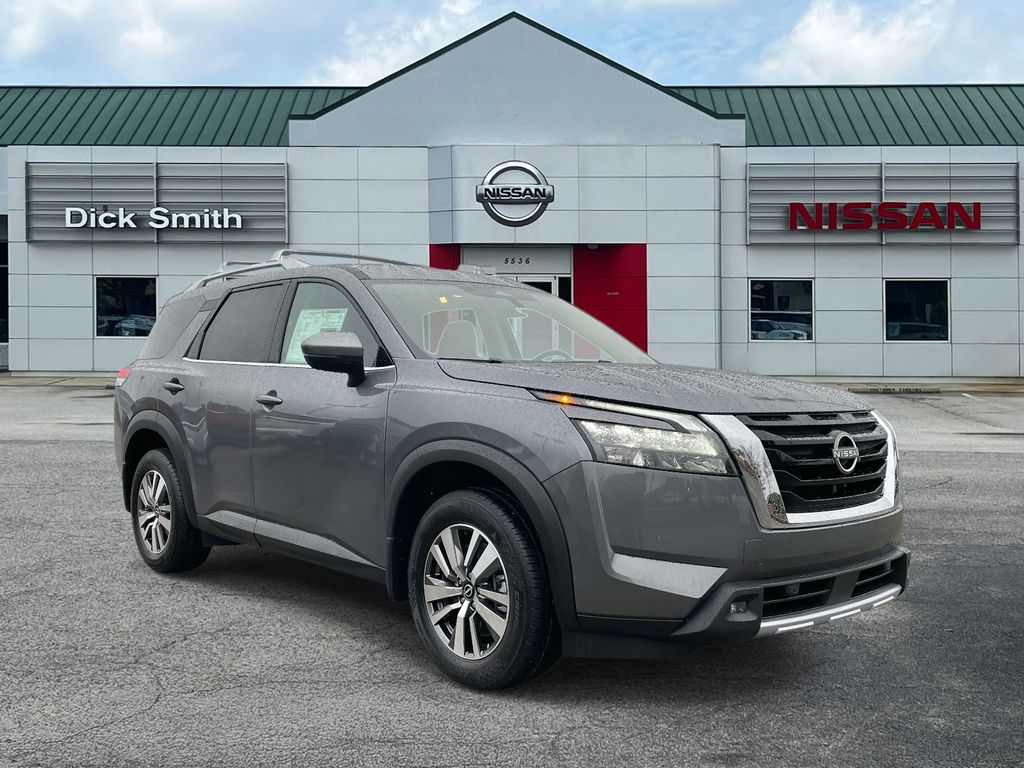 2025 Nissan Pathfinder SL's photo