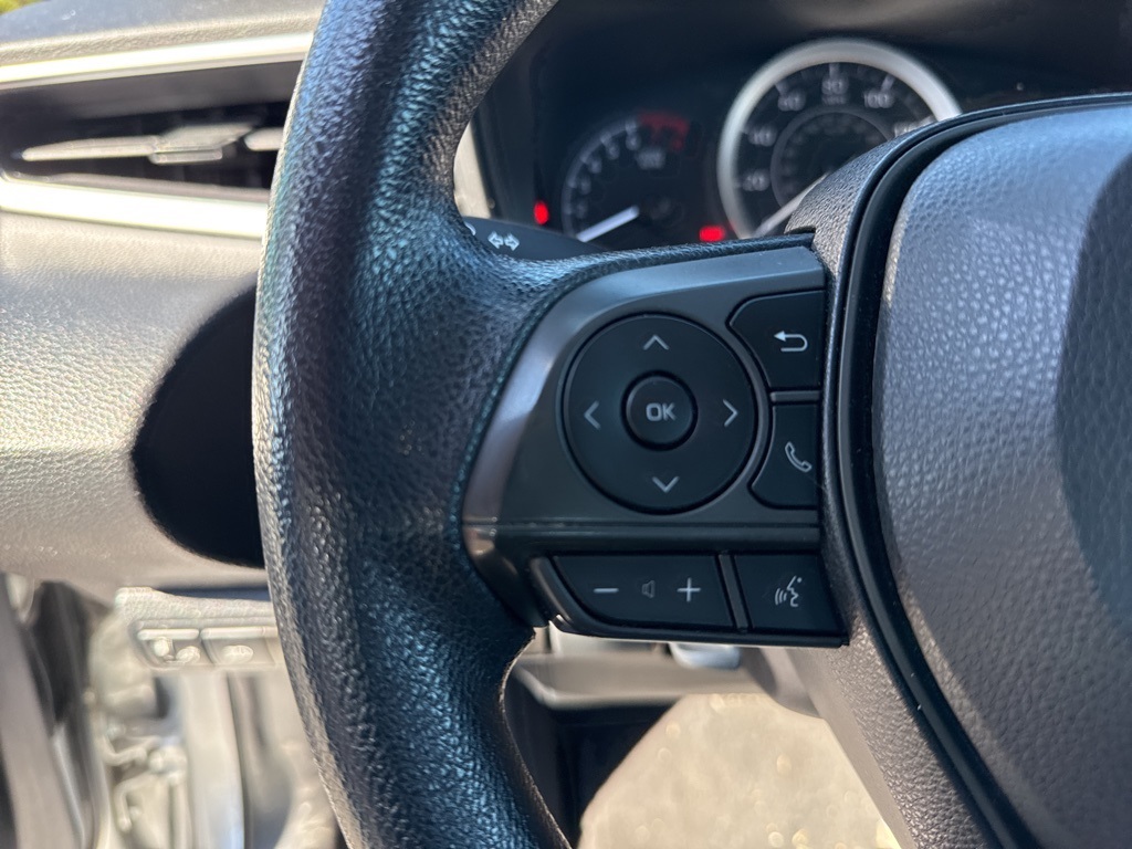 2021 Toyota Corolla LE photo 10
