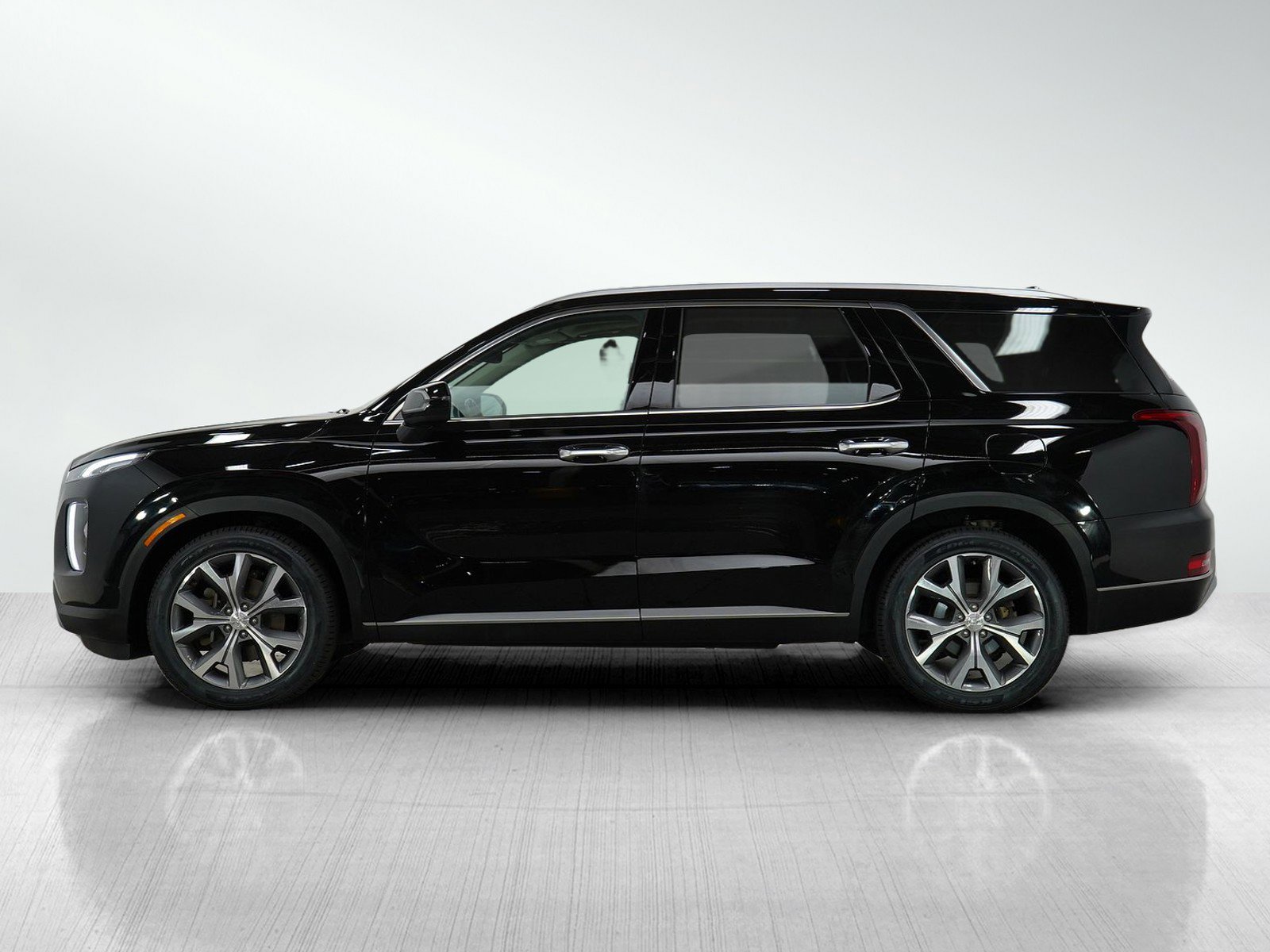 Used 2022 Hyundai Palisade SEL with VIN KM8R4DHE3NU353041 for sale in Minneapolis, Minnesota