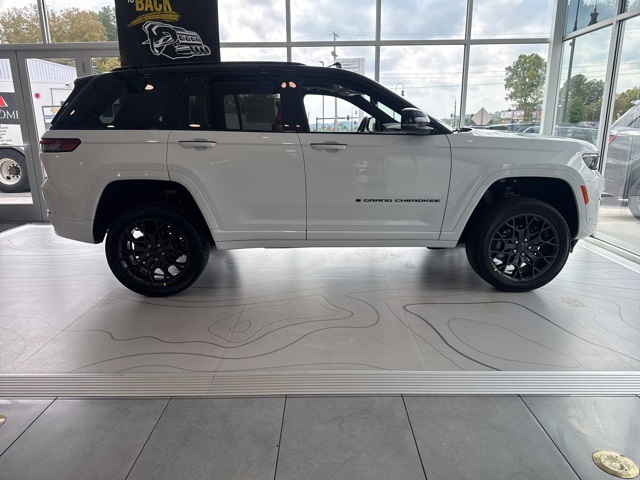 2025 Jeep Grand Cherokee Summit Reserve photo 2