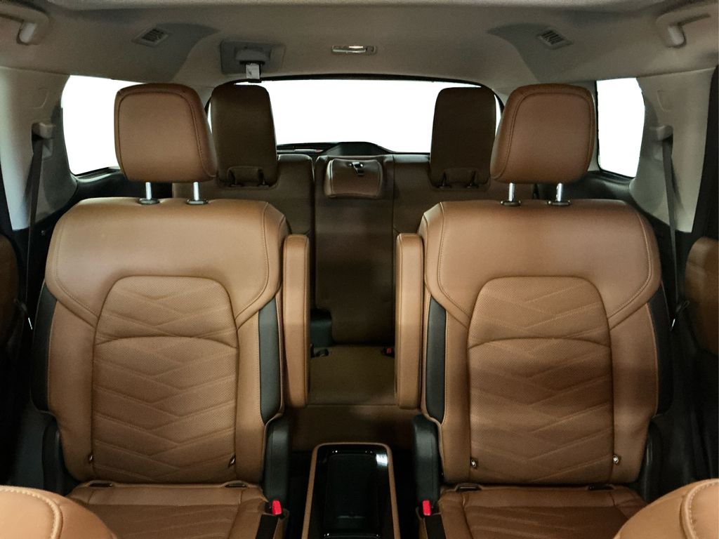 2024 Nissan Pathfinder Platinum photo 10