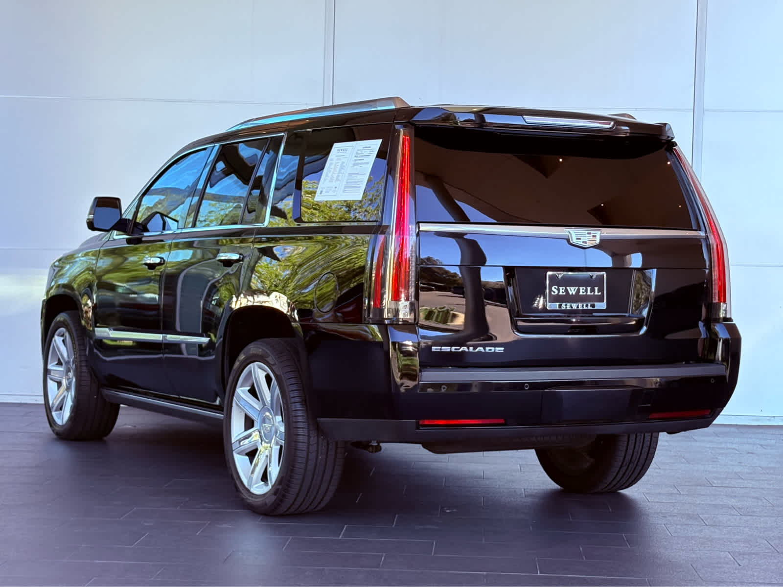 2015 Cadillac Escalade Platinum photo 3