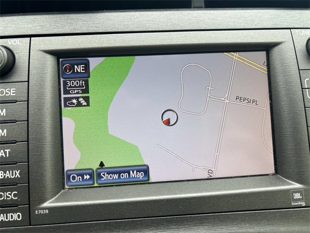 2013 Toyota Prius Four photo 15
