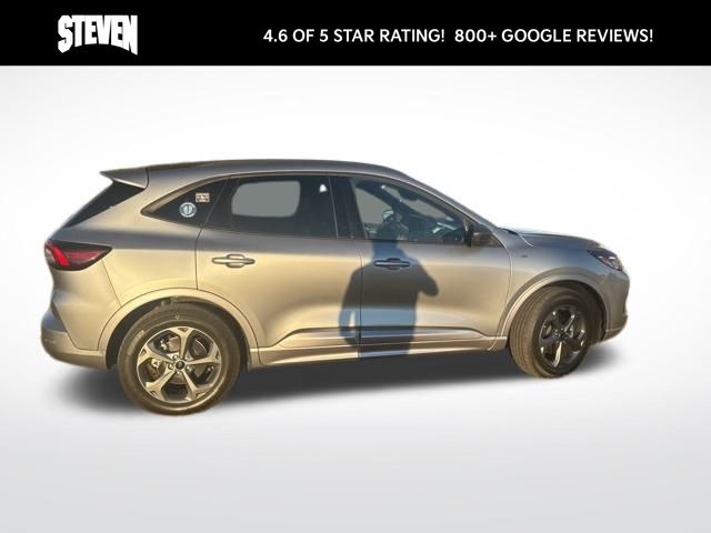 2024 Ford Escape ST-Line photo 4