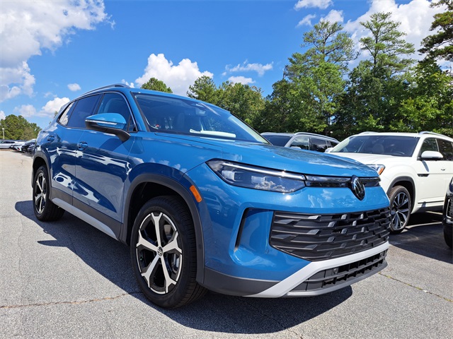 2025 Volkswagen Tiguan SE photo 3