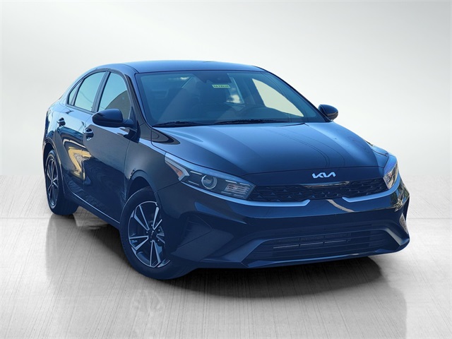 2023 Kia Forte LXS photo 2