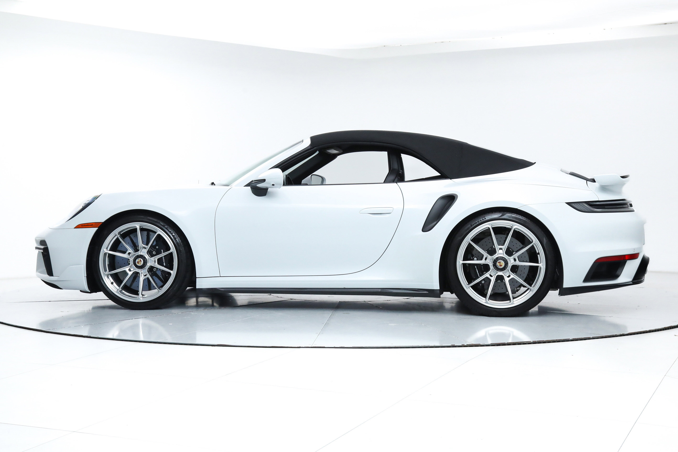 2023 Porsche 911 Turbo S Cabriolet photo 4