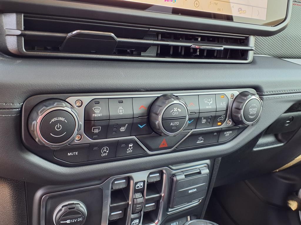 2025 Jeep Gladiator Rubicon photo 10