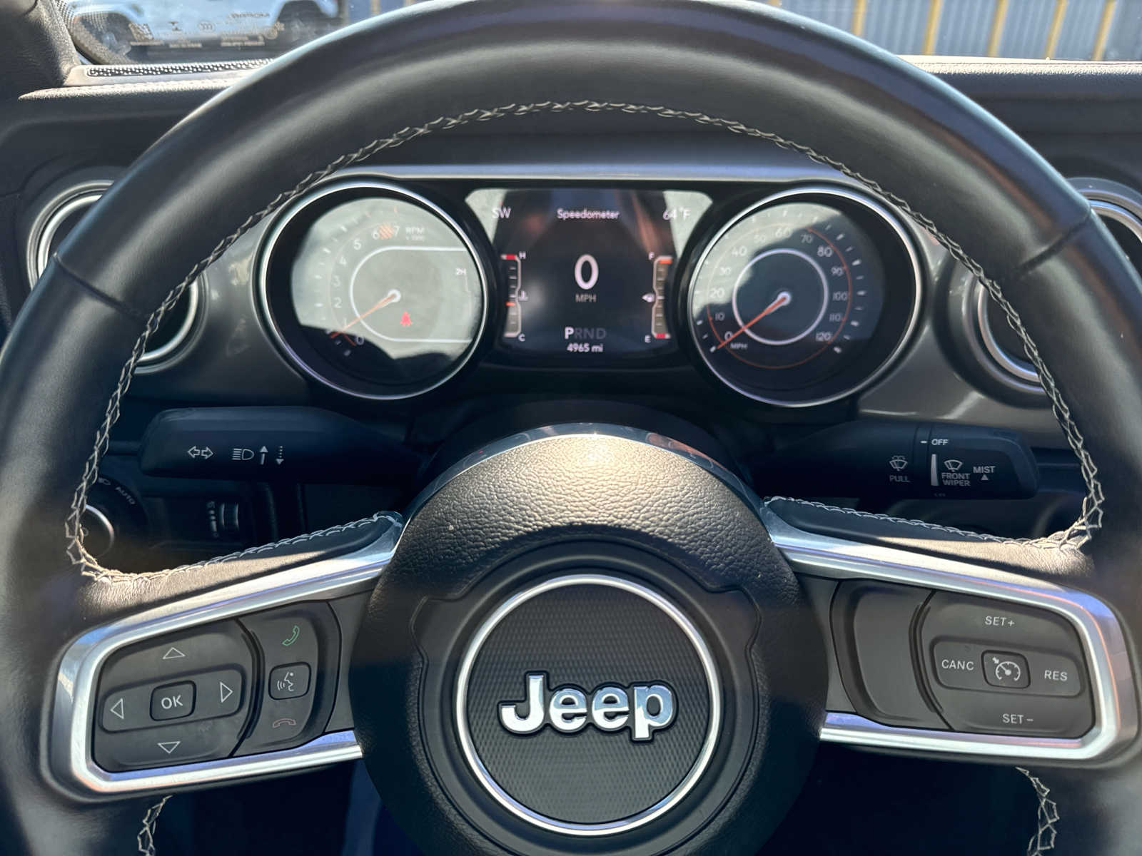2023 Jeep Wrangler Sahara photo 24