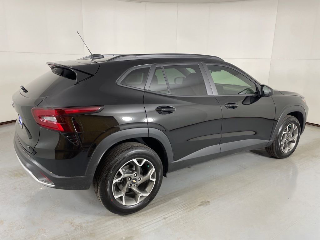 2026 Chevrolet Trax LT photo 8