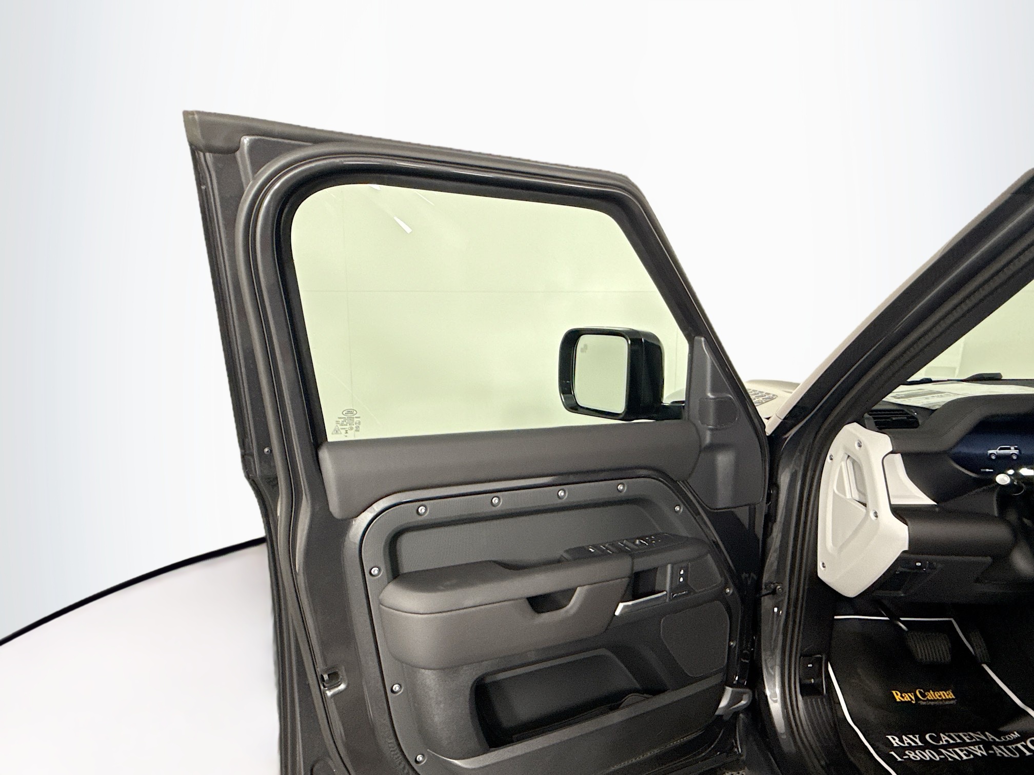 2025 Land Rover Defender 110 S photo 11