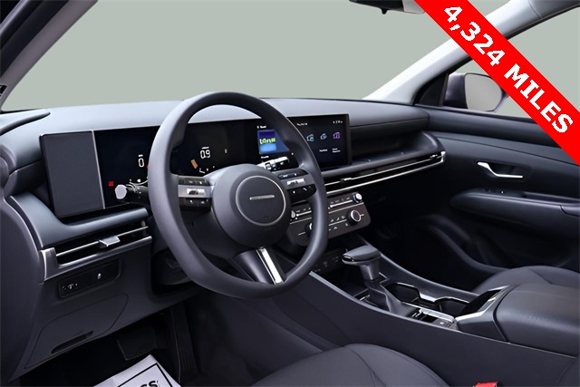 2025 Hyundai Tucson SE photo 2
