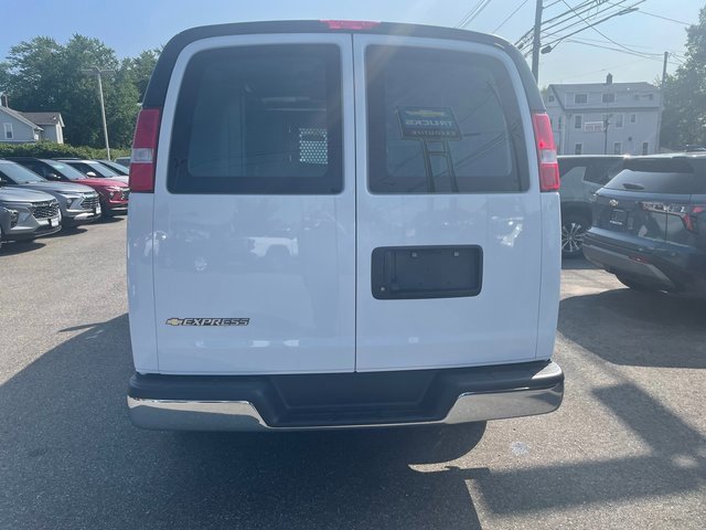 2025 Chevrolet Express 2500 Work Van photo 3