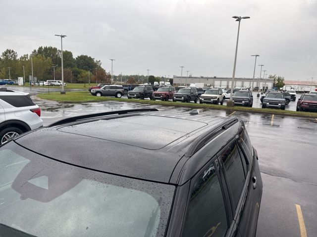 2025 Ford Explorer ST-Line photo 3
