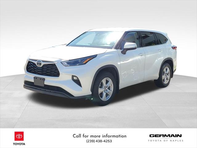 2022 Toyota Highlander LE's photo