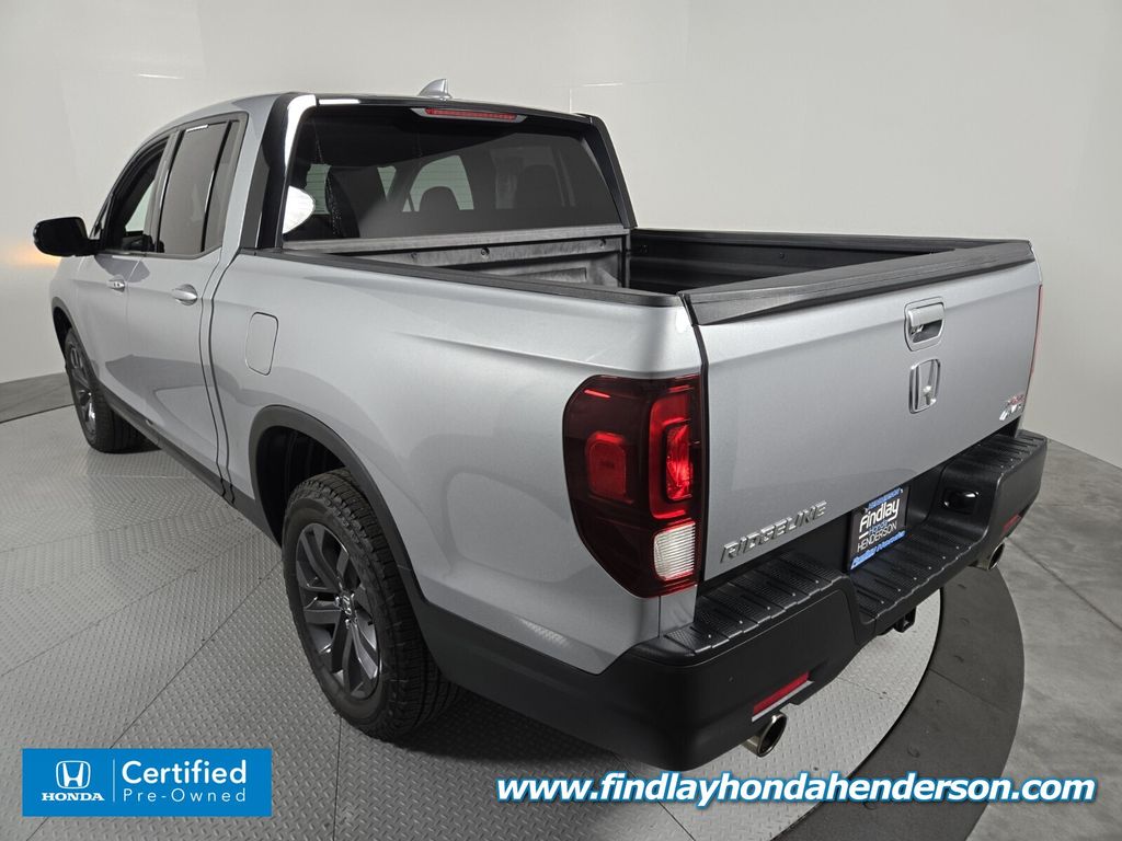 2023 Honda Ridgeline Sport photo 2
