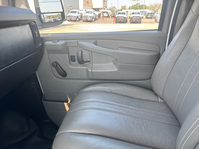 2014 Chevrolet Express 2500 Work Van photo 25