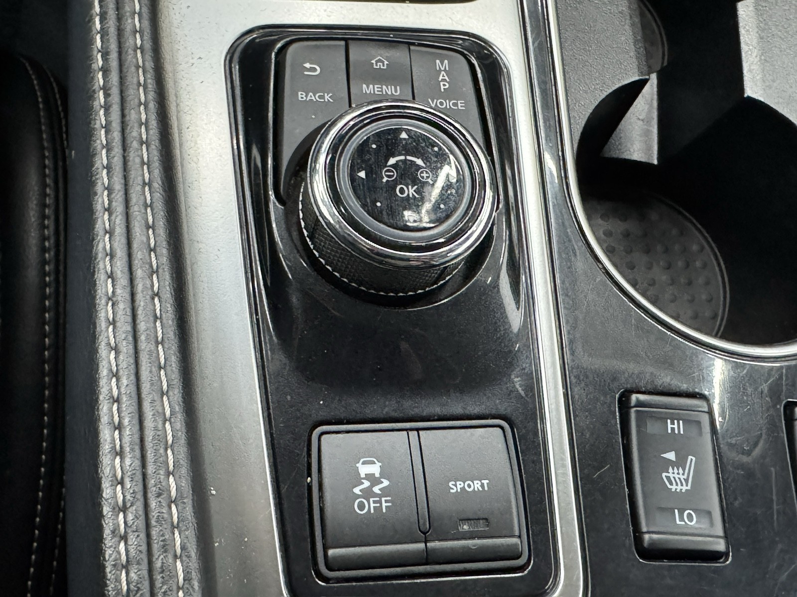 2023 Nissan Maxima SV photo 33