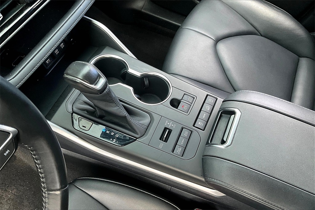 2020 Toyota Highlander XLE photo 16