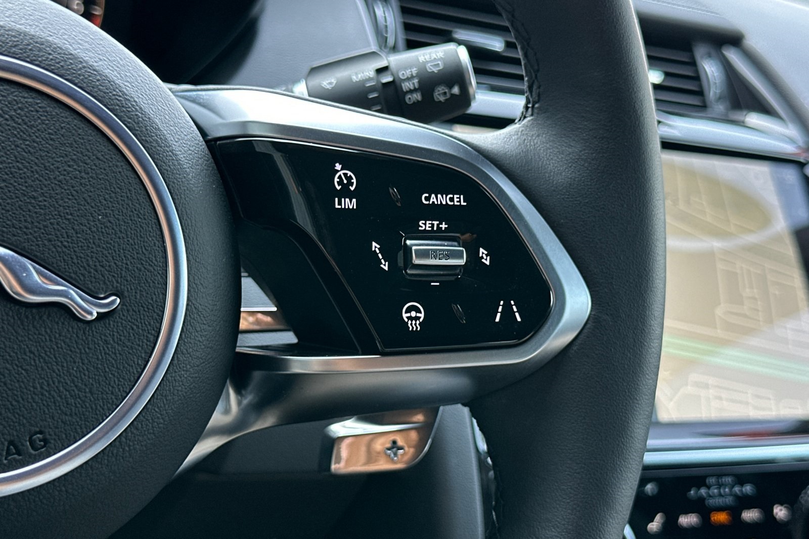 2024 Jaguar E-PACE R-Dynamic SE photo 26